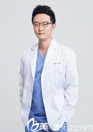 清新整形外科醫(yī)院代表院長安邰晥 清新整形外科醫(yī)院代表院長安邰晥