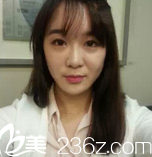 我填充臉頰和嘴巴的術(shù)前照片