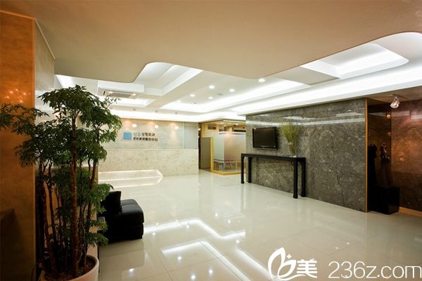 韓國(guó)定佑整形外科大廳