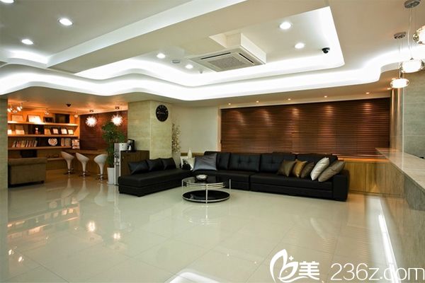 韓國(guó)定佑整形外科等候區(qū)