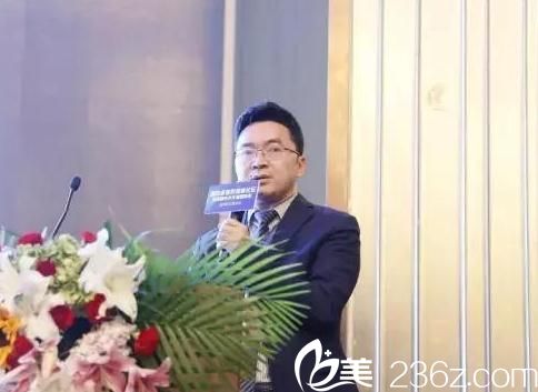 洛陽華美王旭明發(fā)表演講 洛陽華美王旭明發(fā)表演講