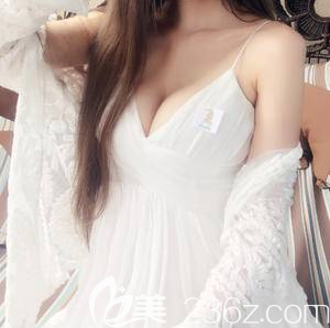 沒想到我在北京亞韓取出隆胸假體后做了脂肪豐胸，還可“乳”此動人