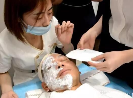 呂樺主任體驗(yàn)醫(yī)美項(xiàng)目熱瑪吉 呂樺主任體驗(yàn)醫(yī)美項(xiàng)目熱瑪吉