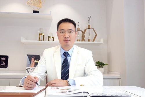 南京藝星整形辛海龍醫(yī)生 南京藝星整形辛海龍醫(yī)生