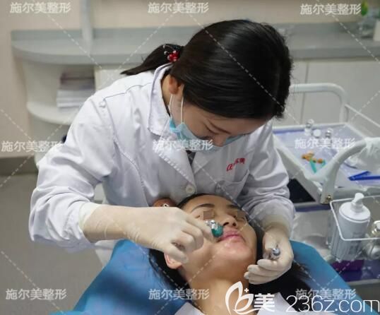 南京施爾美醫(yī)生微針祛痘過程中