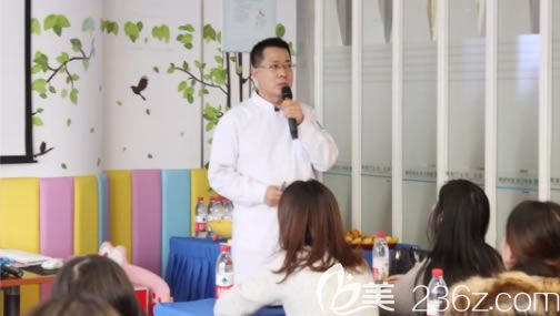 賈永慶口腔正畸醫(yī)生為各位顧客講解關(guān)于口腔正畸的知識(shí) 賈永慶口腔正畸醫(yī)生為各位顧客講解關(guān)于口腔正畸的知識(shí)