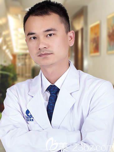 廣州圣貝口腔種植醫(yī)師萬千