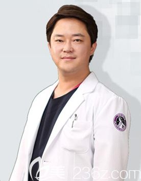 金逸九 韓國(guó)秀雅倍SUAVEL整形外科院長(zhǎng)