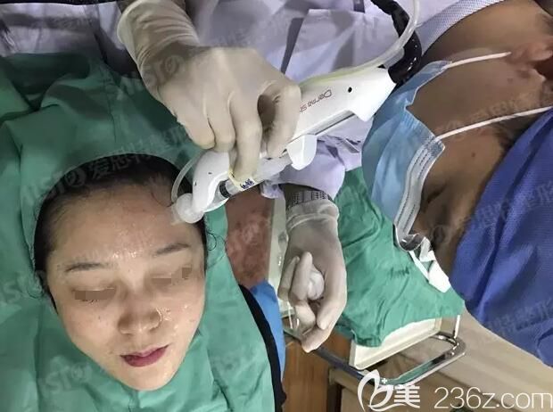 體驗(yàn)治療中 體驗(yàn)治療中