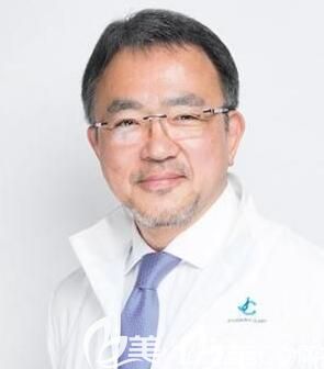中北信昭：中北醫(yī)生是一位精通骨科，又做整容的一位極其少見的醫(yī)學博士