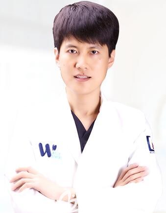 青島維樂口腔梁騰醫(yī)生