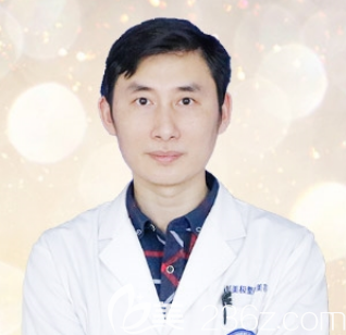 成都美極整形美容醫(yī)院王偉