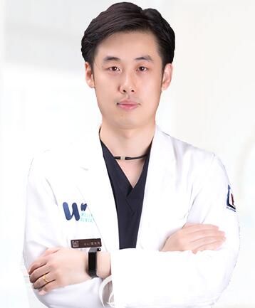 青島維樂口腔董旭濤醫(yī)生 青島維樂口腔董旭濤醫(yī)生