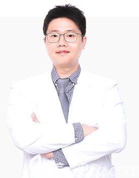 申泰燮 韓國(guó)濟(jì)州島slow整形外科院長(zhǎng) 申泰燮 韓國(guó)濟(jì)州島slow整形外科院長(zhǎng)