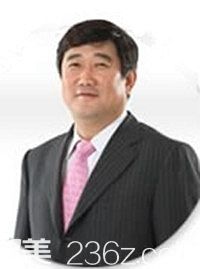 尹槿喆 韓國秀整形外科院長 尹槿喆 韓國秀整形外科院長