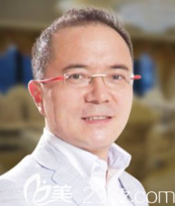 包頭葉子整形美容醫(yī)院特邀皮膚美容醫(yī)師——崔海燕 包頭葉子整形美容醫(yī)院特邀皮膚美容醫(yī)師——崔海燕