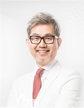 安敬天 韓國(guó)cellpia整形醫(yī)院代表院長(zhǎng) 安敬天 韓國(guó)cellpia整形醫(yī)院代表院長(zhǎng)