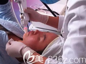 王晉茹醫(yī)生為我注射 王晉茹醫(yī)生為我注射