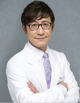 金承權(quán) 韓國lucea整形外科院長 個人簡介 現(xiàn))韓國iucea整形外科院長 前)韓國麗珍整形外科院長 前)韓國Apink整形外科院長 大韓整形外科學(xué)會會員 大韓美容整形外科學(xué)會會員 大韓面部整形外科學(xué)會會員 大韓鼻部科學(xué)會會員 擅長項目:眼部整形 眼部修復(fù)手術(shù) 胸部整形 鼻部整形 金承權(quán) 韓國lucea整形外科院長 個人簡介 現(xiàn))韓國iucea整形外科院長 前)韓國麗珍整形外科院長 前)韓國Apink整形外科院長 大韓整形外科學(xué)會會員 大韓美容整形外科學(xué)會會員 大韓面部整形外科學(xué)會會員 大韓鼻部科學(xué)會會員 擅長項目:眼部整形 眼部修復(fù)手術(shù) 胸部整形 鼻部整形