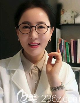 崔京春 韓國MyQueen皮膚科代表院長 崔京春 韓國MyQueen皮膚科代表院長