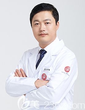 金明轍 韓國萊虹整形醫(yī)院代表院長 金明轍 韓國萊虹整形醫(yī)院代表院長