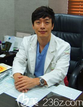 曹圭珉 韓國美典皮膚科院長