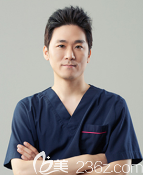 韓國林二石<!--<i data=20240709-sp></i>-->毛發(fā)移植院長劉正賢 韓國林二石<!--<i data=20240709-sp></i>-->毛發(fā)移植院長劉正賢