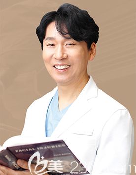 金炳模 韓國(guó)KYOTO整形外科代表院長(zhǎng) 金炳模 韓國(guó)KYOTO整形外科代表院長(zhǎng)