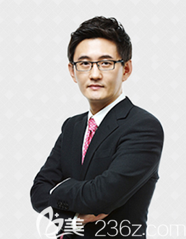 韓國H白汀桓整形醫(yī)院院長