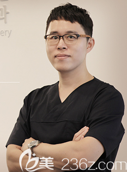 韓國美麗的人整形外科李申英院長 韓國美麗的人整形外科李申英院長