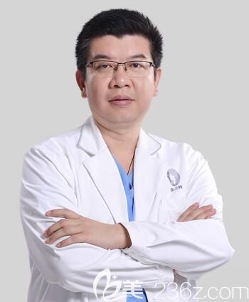 長沙美之峰醫(yī)療美容門診部院長丁翔 長沙美之峰醫(yī)療美容門診部院長丁翔