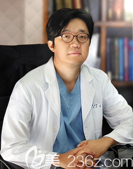 韓國艾麗Elle整形外科金洪圭院長