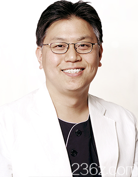 樸鎮(zhèn)洪 韓國(guó)MEDI PIUM整形醫(yī)院院長(zhǎng)