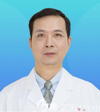 上海永華口腔門(mén)診部創(chuàng)始人、院長(zhǎng)李耀華