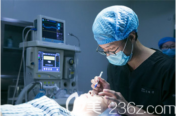 金世賢醫(yī)生工作照