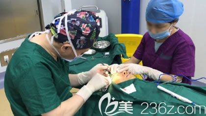 <!--<i data=20240703-sp></i>-->醫(yī)院雙眼皮手術(shù)過程