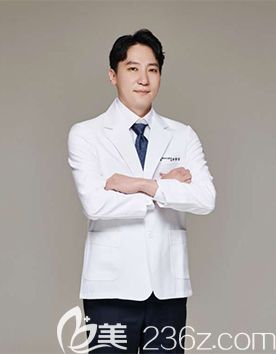 尹洪祥 韓國PT整形外科代表院長 尹洪祥 韓國PT整形外科代表院長