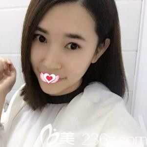 沒有俏下巴再挺的鼻子都撐不起一張大圓臉 于是我來到石家莊天伊美找醫(yī)生做了硅膠墊下巴術(shù)后輕松擁有精致小V臉