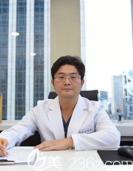 高國鎮(zhèn) 韓國明星整形外科代表院長 高國鎮(zhèn) 韓國明星整形外科代表院長