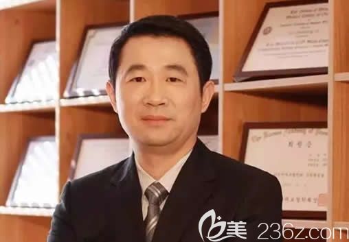 杭州藝星整形醫(yī)院鐘冠鴻院長 杭州藝星整形醫(yī)院鐘冠鴻院長