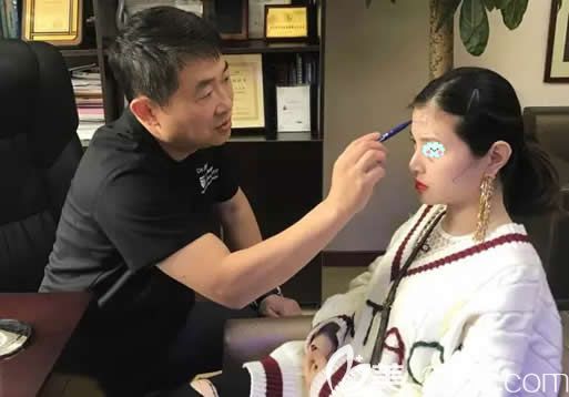 杭州yestar藝星鐘冠鴻注射玻尿酸過程 杭州yestar藝星鐘冠鴻注射玻尿酸過程