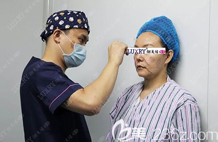 到雞西御美樓面診時(shí) 到雞西御美樓面診時(shí)