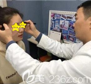 唐永豐院長做術(shù)前面診設(shè)計(jì) 唐永豐院長做術(shù)前面診設(shè)計(jì)