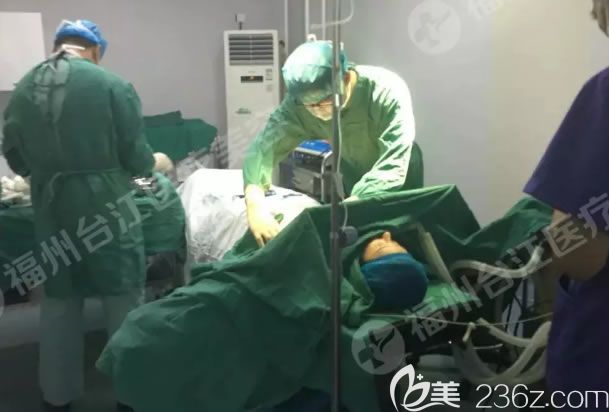 美國曼托假體隆胸手術(shù)過程 美國曼托假體隆胸手術(shù)過程