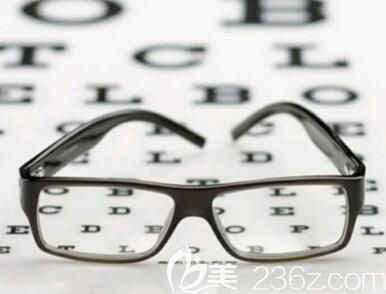 做了近視手術(shù)后多久可以做雙眼皮手術(shù)？