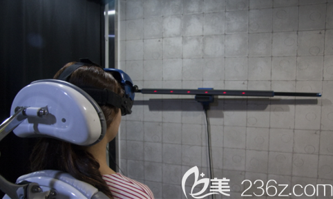 顧客在耳鳴眩暈治療