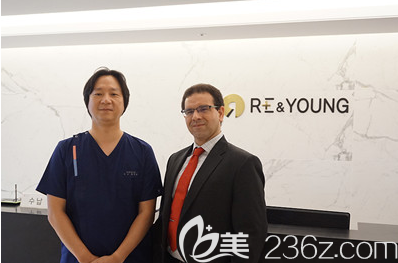 韓國LeeYoung整形外科宋治勛院長得到肯定 韓國LeeYoung整形外科宋治勛院長得到肯定