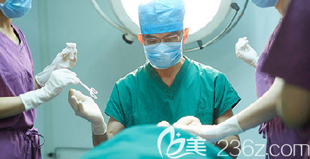 正規(guī)醫(yī)院脂肪填充手術(shù)過(guò)程圖