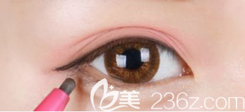 內(nèi)切祛眼袋后多久可以洗臉化妝