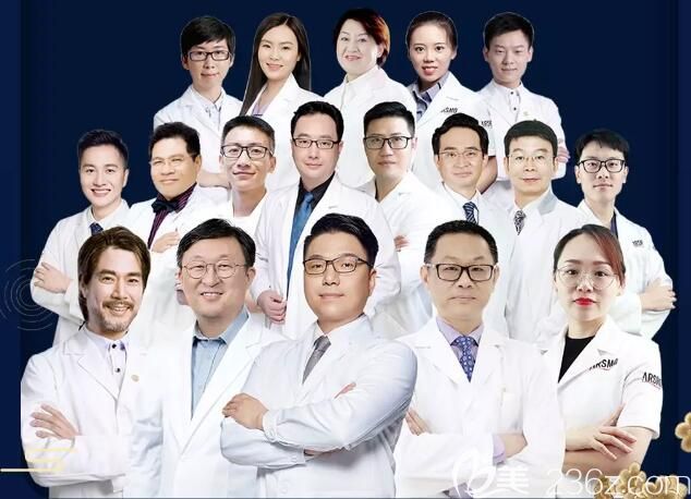 中秋優(yōu)惠活動期間南京華韓奇致坐診醫(yī)生團(tuán)隊(duì)